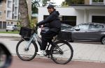 Amsterdam 20 september 2022
Mari v d Ven op de fiets in Amsterdam zuid