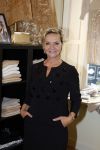 Grave 29 september 2022
Nieuwe winkel van Addy v d Krommenacker in Grave . Het pand is van zijn zus. Mariska v Kolck met een kennis