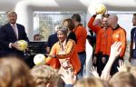 Amsterdam 21 september 2022
Koning Willem Alexander bezoekt sportdag van de Johan Cruyff foundation op de toekomst en in de Johan Cruyff Arena . Danny Cruyff Jordi Cruyff en zijn dochter Susila . Nelli Cooman