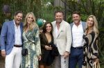 Amsterdam 15 september 2022
Kimberley Klaver en Michel v d Bergh trouwen bij het rijk van de keizer . Ze trouwen in de openlucht. Paul Vermaat met vriendin en Emile Bezemer met vrouw