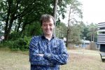 Den Dolder 23 september 2022
Peter Lusse voor zijn huis waar hij heeft gewoond. Hij gaat nu verhuizen naar ander huis
