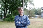 Den Dolder 23 september 2022
Peter Lusse voor zijn huis waar hij heeft gewoond. Hij gaat nu verhuizen naar ander huis