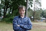 Den Dolder 23 september 2022
Peter Lusse voor zijn huis waar hij heeft gewoond. Hij gaat nu verhuizen naar ander huis