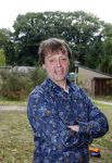 Den Dolder 23 september 2022
Peter Lusse voor zijn huis waar hij heeft gewoond. Hij gaat nu verhuizen naar ander huis