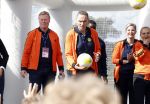 Amsterdam 21 september 2022
Koning Willem Alexander bezoekt sportdag van de Johan Cruyff foundation op de toekomst en in de Johan Cruyff Arena . Danny Cruyff Jordi Cruyff en zijn dochter Susila . Raoul Heertje