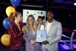 Amsterdam 5 oktober 2022
Boekpresentatie Remy Bonjasky . Aanwezig zijn vrouw Renate Goet en hun dochter Skye. Merel v Carlsburg