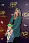 Amsterdam 2 oktober 2022
Premiere de grote sinterklaasfilm gespuis in de speelgoedkluis in Tuschinski. 
Roelien Magendans en zoontje