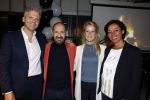 Diemen 27 september 2022
Boekpresentatie Roland Kahn . Roland met de doctoren van het AVLH ziekenhuis