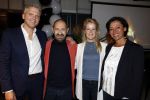 Diemen 27 september 2022
Boekpresentatie Roland Kahn . Roland met de doctoren van het AVLH ziekenhuis