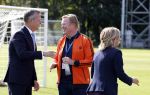 Amsterdam 21 september 2022
Koning Willem Alexander bezoekt sportdag van de Johan Cruyff foundation op de toekomst en in de Johan Cruyff Arena . Danny Cruyff Jordi Cruyff en zijn dochter Susila . Ronald Koeman
