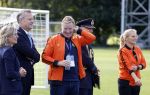 Amsterdam 21 september 2022
Koning Willem Alexander bezoekt sportdag van de Johan Cruyff foundation op de toekomst en in de Johan Cruyff Arena . Danny Cruyff Jordi Cruyff en zijn dochter Susila . Ronald Koeman