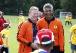 Amsterdam 21 september 2022
Koning Willem Alexander bezoekt sportdag van de Johan Cruyff foundation op de toekomst en in de Johan Cruyff Arena . Danny Cruyff Jordi Cruyff en zijn dochter Susila . Ronald Koeman en Frank Rijkaard