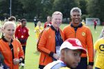 Amsterdam 21 september 2022
Koning Willem Alexander bezoekt sportdag van de Johan Cruyff foundation op de toekomst en in de Johan Cruyff Arena . Danny Cruyff Jordi Cruyff en zijn dochter Susila . Ronald Koeman en Frank Rijkaard