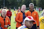 Amsterdam 21 september 2022
Koning Willem Alexander bezoekt sportdag van de Johan Cruyff foundation op de toekomst en in de Johan Cruyff Arena . Danny Cruyff Jordi Cruyff en zijn dochter Susila . Ronald Koeman en Frank Rijkaard
