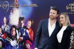 Amsterdam 2 oktober 2022
Premiere de grote sinterklaasfilm gespuis in de speelgoedkluis in Tuschinski. 
Royce de Vries met zijn vrouw Amanda de Vries