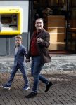 Amsterdam 2 oktober 2022
Premiere de grote sinterklaasfilm gespuis in de speelgoedkluis in Tuschinski. 
Rutger v Barneveld kwam met vriendin en neefjes