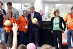 Amsterdam 21 september 2022
Koning Willem Alexander bezoekt sportdag van de Johan Cruyff foundation op de toekomst en in de Johan Cruyff Arena . Danny Cruyff Jordi Cruyff en zijn dochter Susila . Koning Willem Alexander en Sjaak Swart