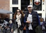 Amsterdam 1 oktober 2022
Thierry Baudet en zijn vrouw Davide Heijmans maken samen voor het eerst wandeling met hun zoontje die vorige week is geboren.