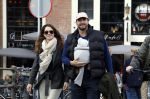 Amsterdam 1 oktober 2022
Thierry Baudet en zijn vrouw Davide Heijmans maken samen voor het eerst wandeling met hun zoontje die vorige week is geboren.