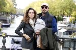 Amsterdam 1 oktober 2022
Thierry Baudet en zijn vrouw Davide Heijmans maken samen voor het eerst wandeling met hun zoontje die vorige week is geboren.
