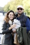 Amsterdam 1 oktober 2022
Thierry Baudet en zijn vrouw Davide Heijmans maken samen voor het eerst wandeling met hun zoontje die vorige week is geboren.