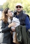 Amsterdam 1 oktober 2022
Thierry Baudet en zijn vrouw Davide Heijmans maken samen voor het eerst wandeling met hun zoontje die vorige week is geboren.