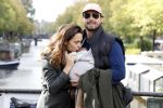 Amsterdam 1 oktober 2022
Thierry Baudet en zijn vrouw Davide Heijmans maken samen voor het eerst wandeling met hun zoontje die vorige week is geboren.
