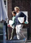 Zuiderwoude en Monnickendam 29 september 2022
Thijs Romer bij zijn huis en boodschappen doen met de zoon van zijn vrouw Igone de Jongh