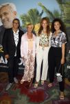 Amsterdam 25 september 2022
Premiere ticket to paradise in Tuschinski.
Zoey Ivory (rechts) met haar zus Whitney van der Koelen en haar ouders