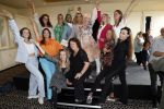 Noordwijk 18 september 2023
Boekpresentatie Annette Wijdom bij Huis ter Duin . Prinses Margarita kreeg eerste exemplaar. Annette Wijdom met fafa dansers