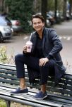 Amsterdam 25 augustus 2023
Danilo Kuiters drinkt sapje op de cornelis schuytstraat.