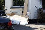 Abcoude 16 september 2023
Douwe Bob zijn vriendin met zoontje gaan verhuizen naar Abcoude . Ze hebben een huis gekocht aan het Gein .