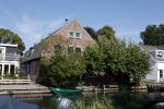 Abcoude 16 september 2023
Douwe Bob zijn vriendin met zoontje gaan verhuizen naar Abcoude . Ze hebben een huis gekocht aan het Gein .