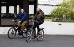 Hilversum 29 augustus 2023
Presentatie nieuwe tv seizoen NPO bij studio 21 op het mediapark. Felix Meurders op de fiets