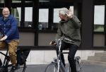 Hilversum 29 augustus 2023
Presentatie nieuwe tv seizoen NPO bij studio 21 op het mediapark. Felix Meurders op de fiets
