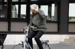 Hilversum 29 augustus 2023
Presentatie nieuwe tv seizoen NPO bij studio 21 op het mediapark. Felix Meurders op de fiets