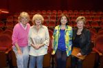 Laren 21 september 2023
Greetje Kauffeld , Tineke de Nooij , Ciska Peters en Therese Steinmetz wonen alle 4 in het Rosa Spier Huis .