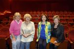 Laren 21 september 2023
Greetje Kauffeld , Tineke de Nooij , Ciska Peters en Therese Steinmetz wonen alle 4 in het Rosa Spier Huis .