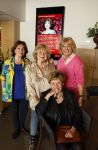Laren 21 september 2023
Greetje Kauffeld , Tineke de Nooij , Ciska Peters en Therese Steinmetz wonen alle 4 in het Rosa Spier Huis .