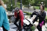 Amsterdam  1 september 2023
Aftrap van Stoptober bij VondelCS in het vondelpark.
Dit Jaar zijn Maxime Meiland Sergio Vyent en Herman Brusselmans de deelnemers . Herman Brusselmans met vriendin en zoontje