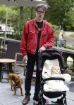 Amsterdam  1 september 2023
Aftrap van Stoptober bij VondelCS in het vondelpark.
Dit Jaar zijn Maxime Meiland Sergio Vyent en Herman Brusselmans de deelnemers . Herman Brusselmans met  zoontje
