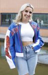 Hilversum 28 augustus 2023
Nicolette Kluijver en Art Rooijakkers met o.a. Hassan Slaby, Guido Spek, Jochen Otten, Krista Arriens, Radmilo Soda, Iris Enthoven, Mark Baanders, Floris Gobel, Iris van Lunenburg, Willem Voogd, Jaimie Vaes, Roosmarijn Wind, Chelsey Weimar, Ilse Paulis, Armand Rosbak en Frits Wester bij de presentatie van Expeditie Robinson 2023 bij RTL in Hilversum.