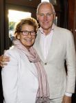 Amsterdam 31 augustus 2023
Premiere het grootste zwanenmeer ter wereld in Carre. Jeanine v d Ende en schrijver Arthur Japin