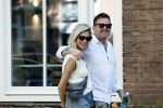 Amsterdam 8 september 2023
Johnny de Mol en zijn vrouw Anouk de Mol  op straat in Amsterdam zuid.