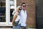 Amsterdam 8 september 2023
Johnny de Mol en zijn vrouw Anouk de Mol  op straat in Amsterdam zuid.