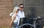Amsterdam 8 september 2023
Johnny de Mol en zijn vrouw Anouk de Mol  op straat in Amsterdam zuid.