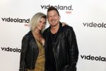 Amsterdam 25 september 2023
Premiere Kane in Tuschinski. Johnny de Mol en zijn  vrouw Anouk de Mol