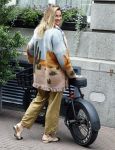 Amsterdam 1 september 2023
Modeshow in Hotel l Europe tijdens Amsterdam fashion week. Lieke v lexmond kwam met haar Fat bike