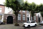 Noordwijk 30 augustus 2023
Martien Meiland Erica Meiland en Maxime Meiland hebben een bod gedaan op een hele grote villa in het centrum van Noordwijk . De bedoeling is dat ze daar met de hele familie gaan wonen .