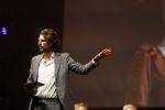 Barneveld 23 augustus 2023
Dorian Bindels en Soy Kroon gaan de mannelijke hoofdrollen spelen in 40-45 de Musical die door Studio 100 geproduceerd wordt . De vrouwelijke hoofdrollen worden vertolkt door Niniane Everaert en Gaia Aikman .De voorstelling gaat spelen in de midden Nederland hallen. Gert Verhulst is de bedenker. Renze Klamer presenteert het .